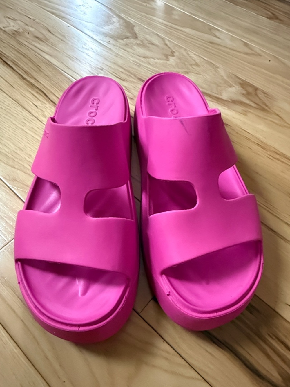 CROCS Slide Sandals in Bright Pink